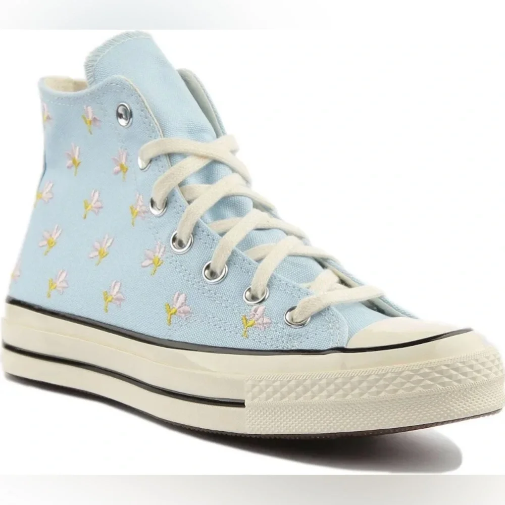 FINAL PRICE Limited Edition Chuck Taylor Converse Size 7 - Picture 2 of 5